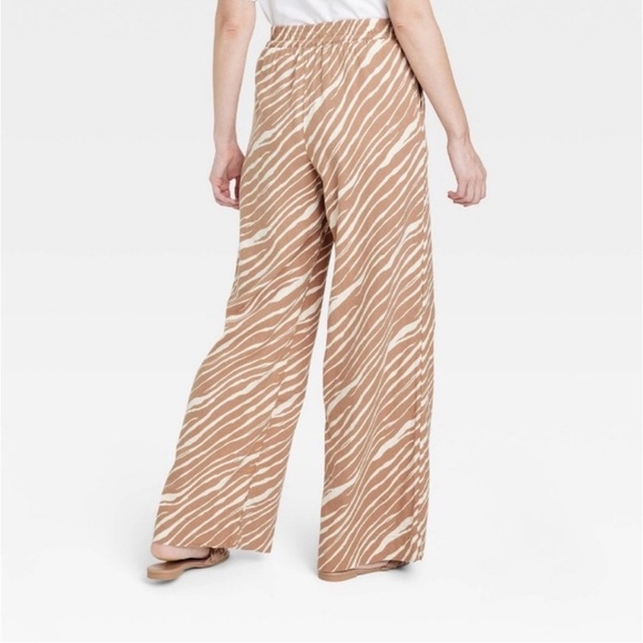 A New Day Tan Zebra Print Wide Legged Linen Blend Pants Women Size XS Pockets - Picture 3 of 14